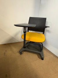 Siège d’apprentissage/chaise roulante avec tablette d'occasion - SOS BUREAU
