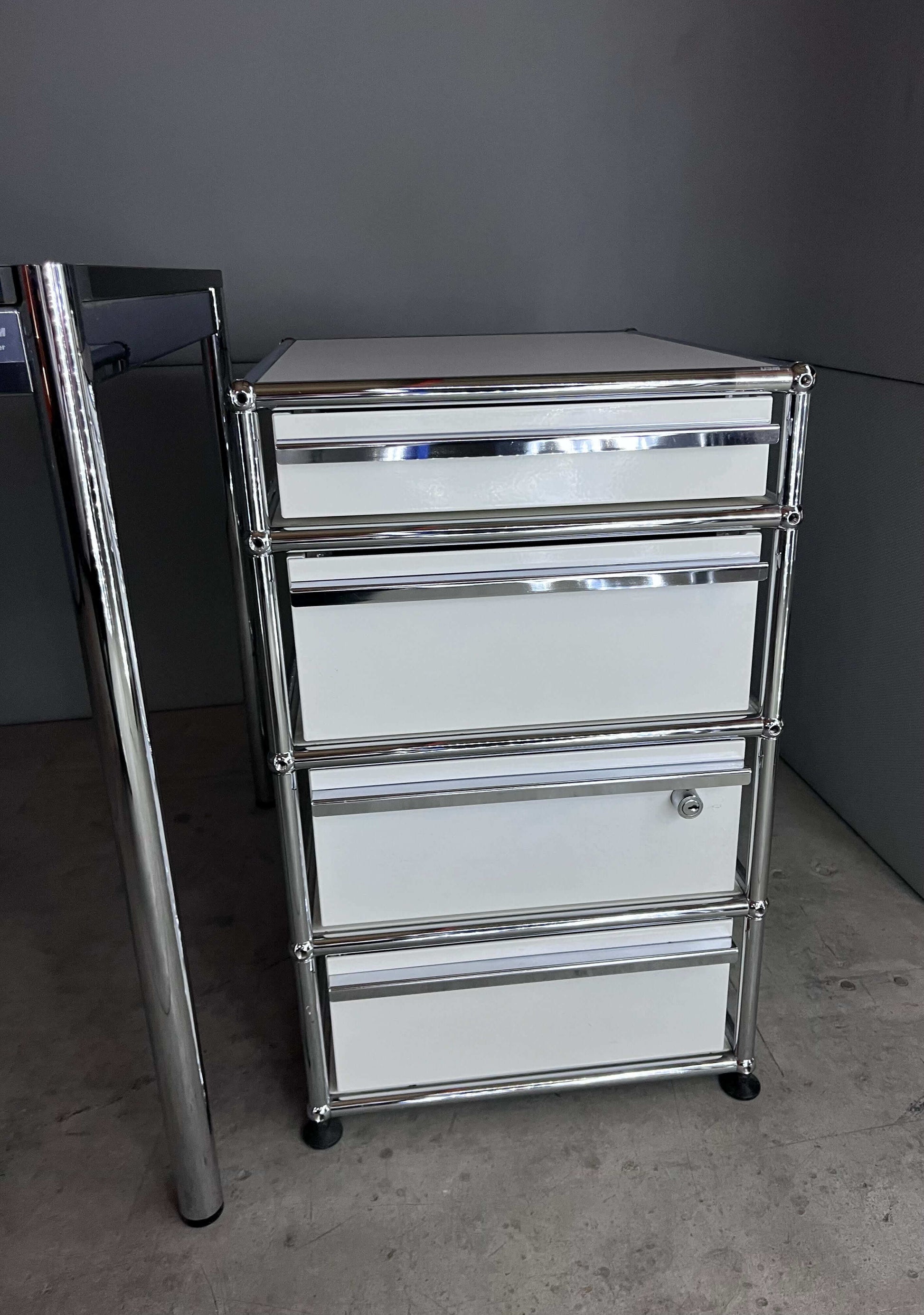Pack bureau + caisson 4 tiroirs / Mobilier de bureau design USM HALLER d'occasion - SOS BUREAU